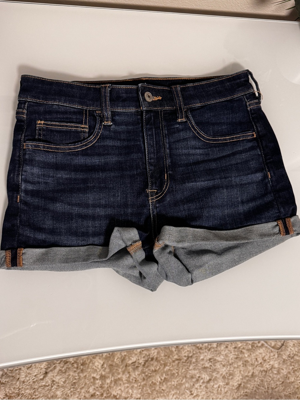 American Eagle Outfitters Dark Indigo Rolled Cuff Denim Shorts (sz. 6)